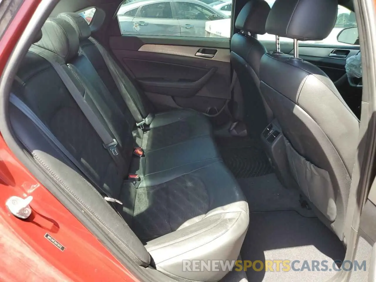 11 Photograph of a damaged car 5NPE34AF2KH736113 HYUNDAI SONATA 2019