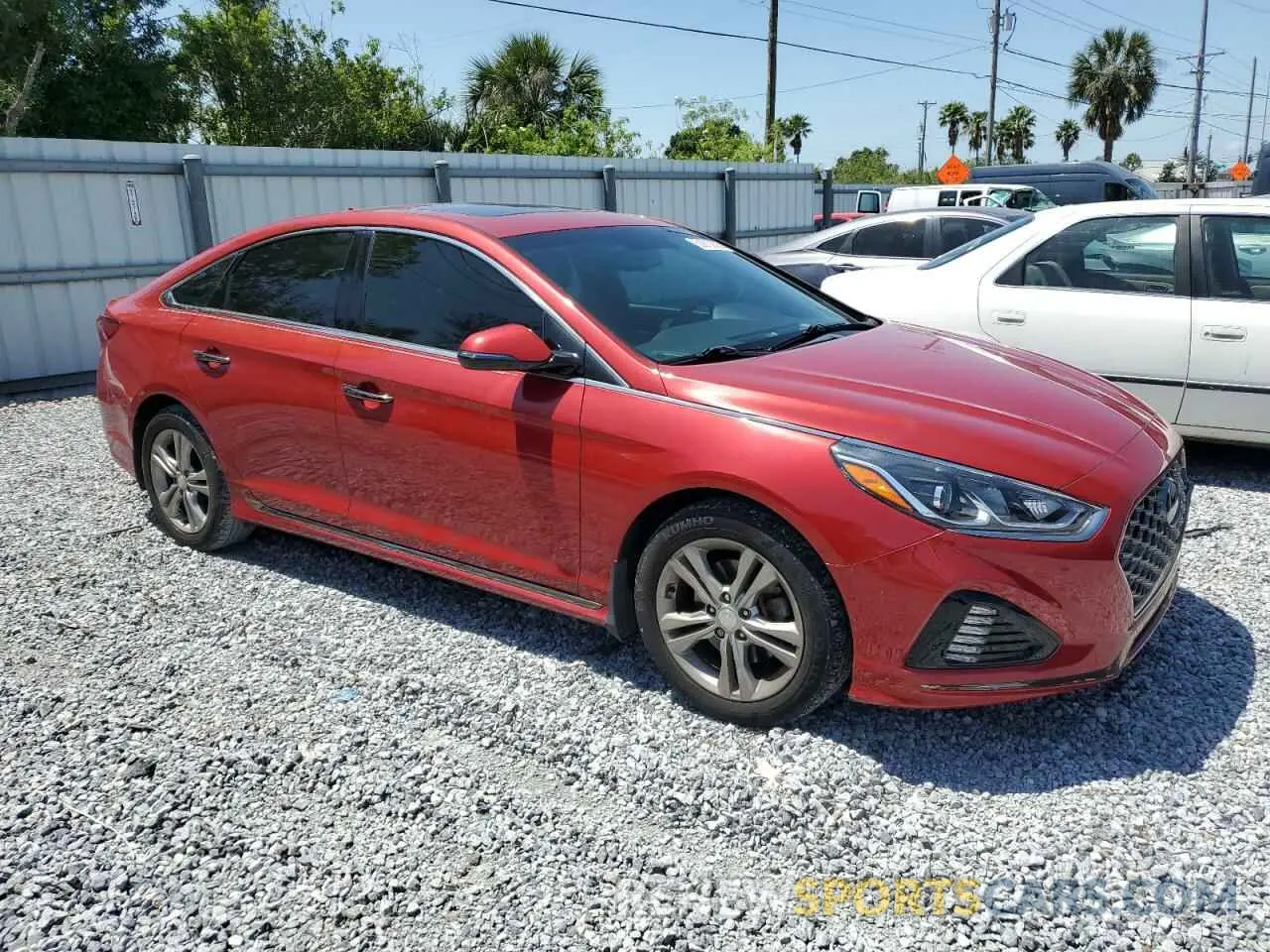 4 Photograph of a damaged car 5NPE34AF2KH736113 HYUNDAI SONATA 2019