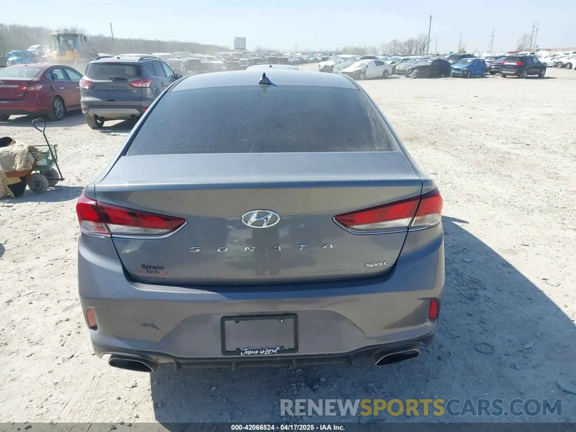 16 Photograph of a damaged car 5NPE34AF2KH737813 HYUNDAI SONATA 2019