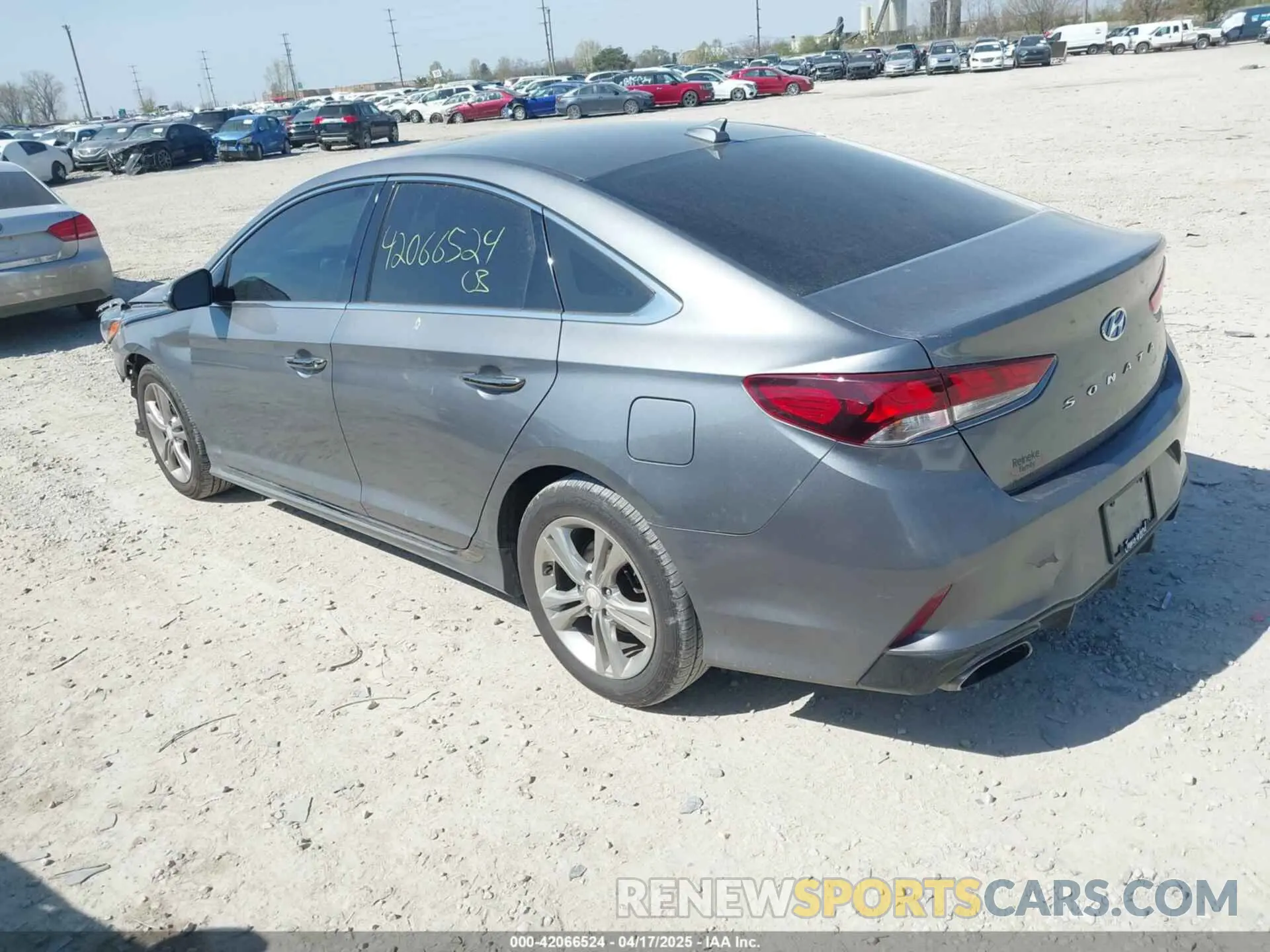 3 Photograph of a damaged car 5NPE34AF2KH737813 HYUNDAI SONATA 2019
