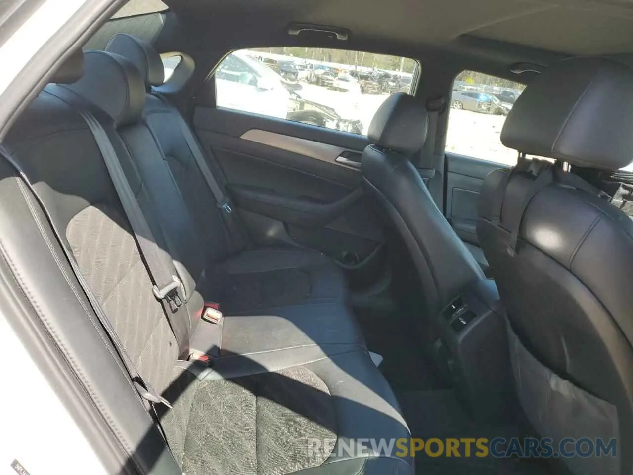 11 Photograph of a damaged car 5NPE34AF2KH740856 HYUNDAI SONATA 2019