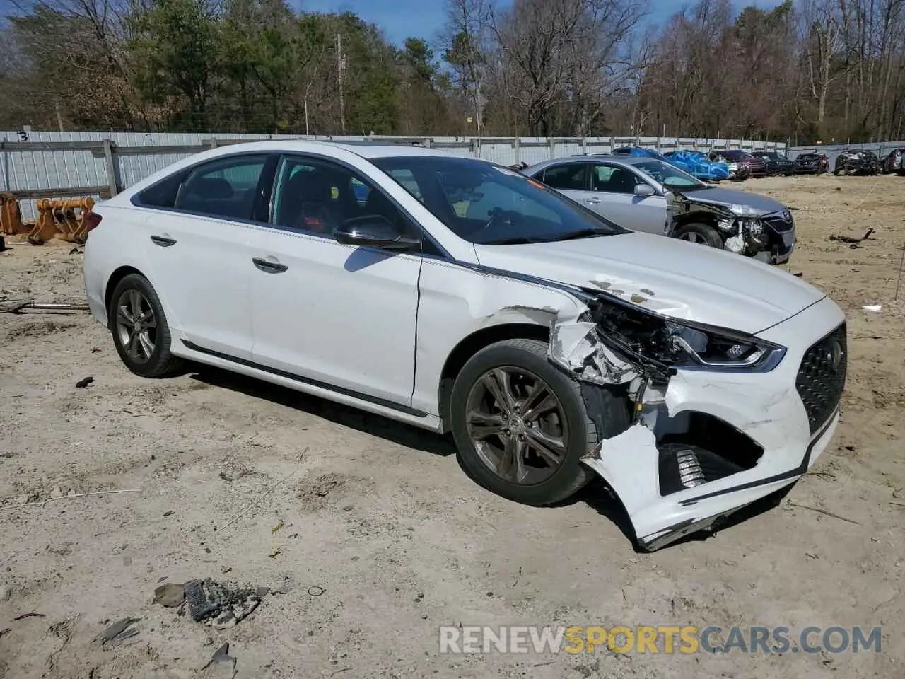 4 Photograph of a damaged car 5NPE34AF2KH740856 HYUNDAI SONATA 2019