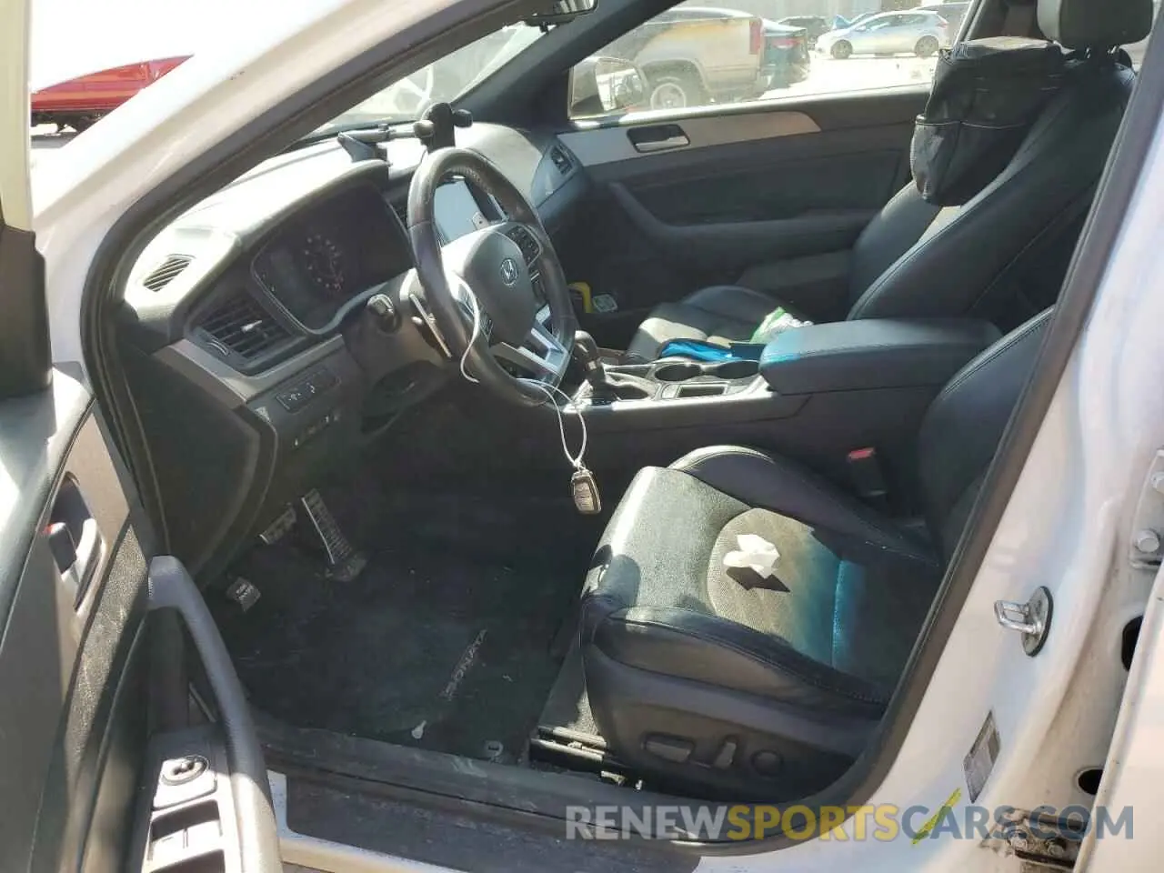 7 Photograph of a damaged car 5NPE34AF2KH740856 HYUNDAI SONATA 2019