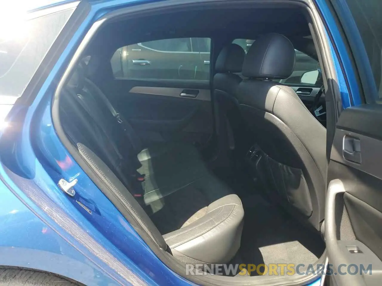 10 Photograph of a damaged car 5NPE34AF2KH749587 HYUNDAI SONATA 2019
