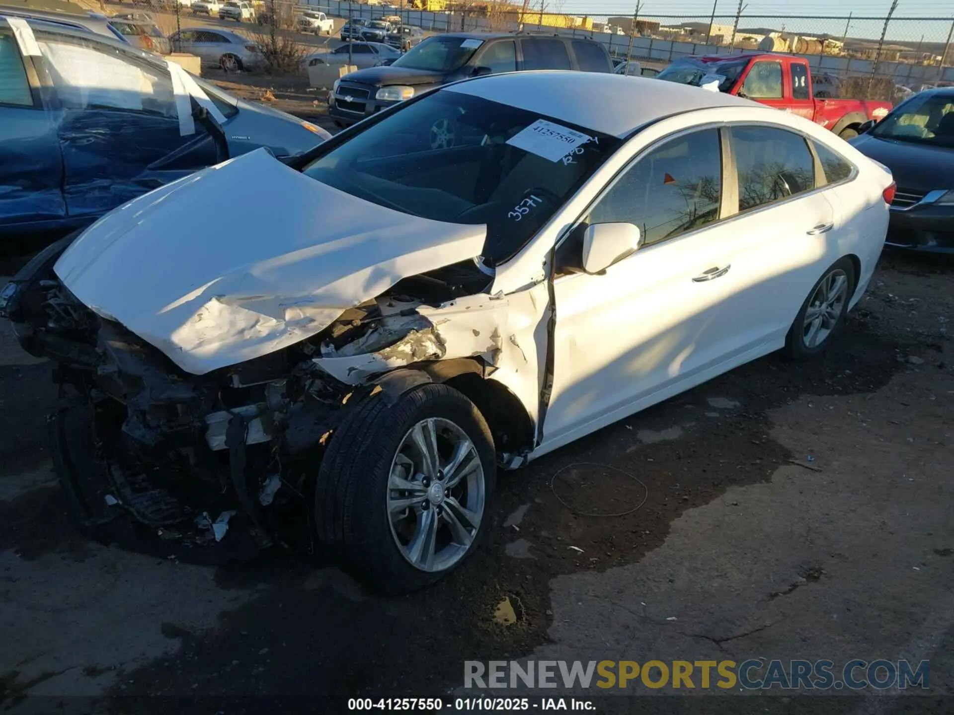2 Photograph of a damaged car 5NPE34AF2KH763571 HYUNDAI SONATA 2019