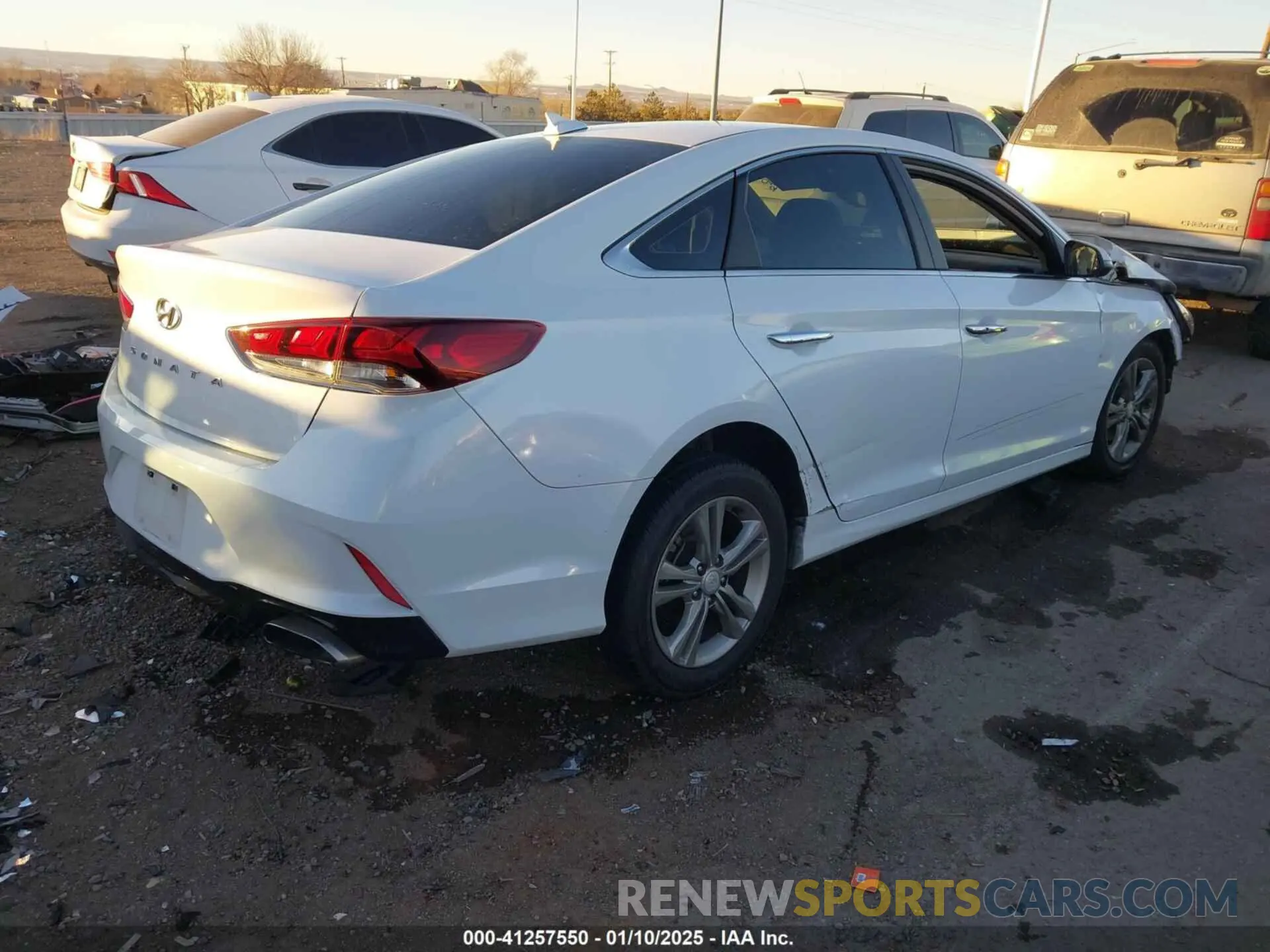 4 Photograph of a damaged car 5NPE34AF2KH763571 HYUNDAI SONATA 2019