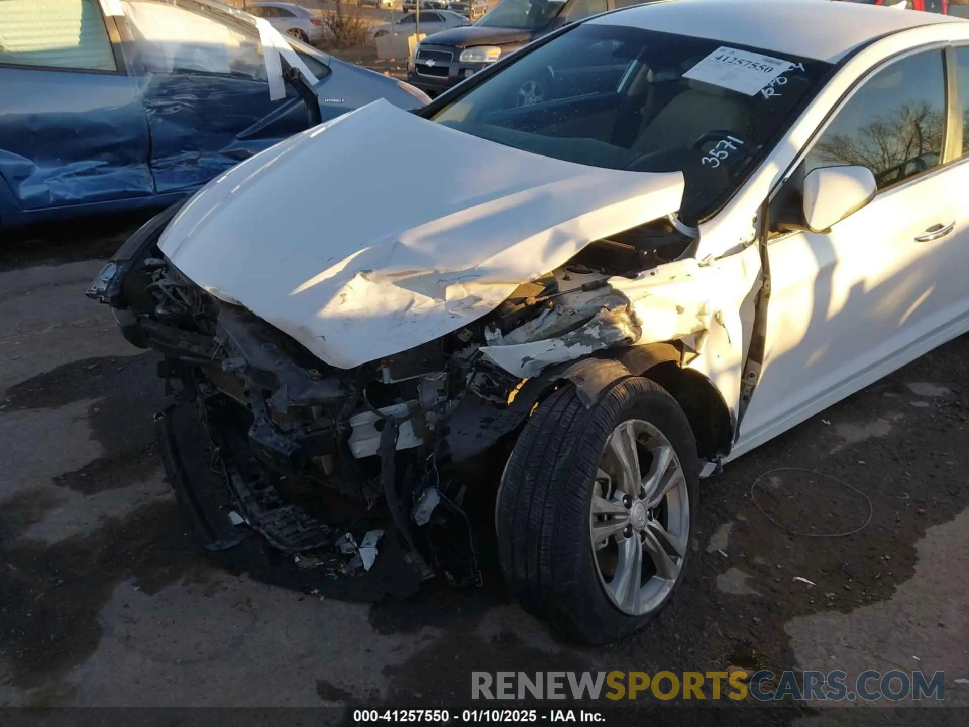 6 Photograph of a damaged car 5NPE34AF2KH763571 HYUNDAI SONATA 2019