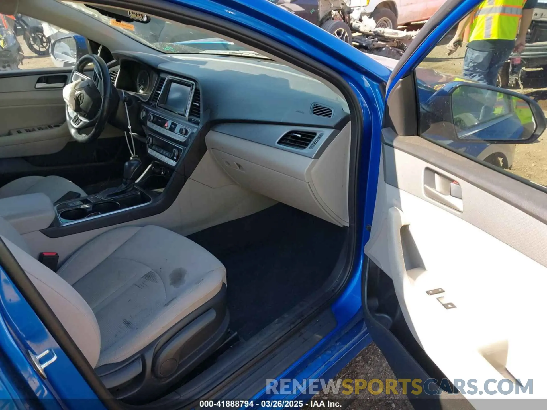 5 Photograph of a damaged car 5NPE34AF2KH765126 HYUNDAI SONATA 2019