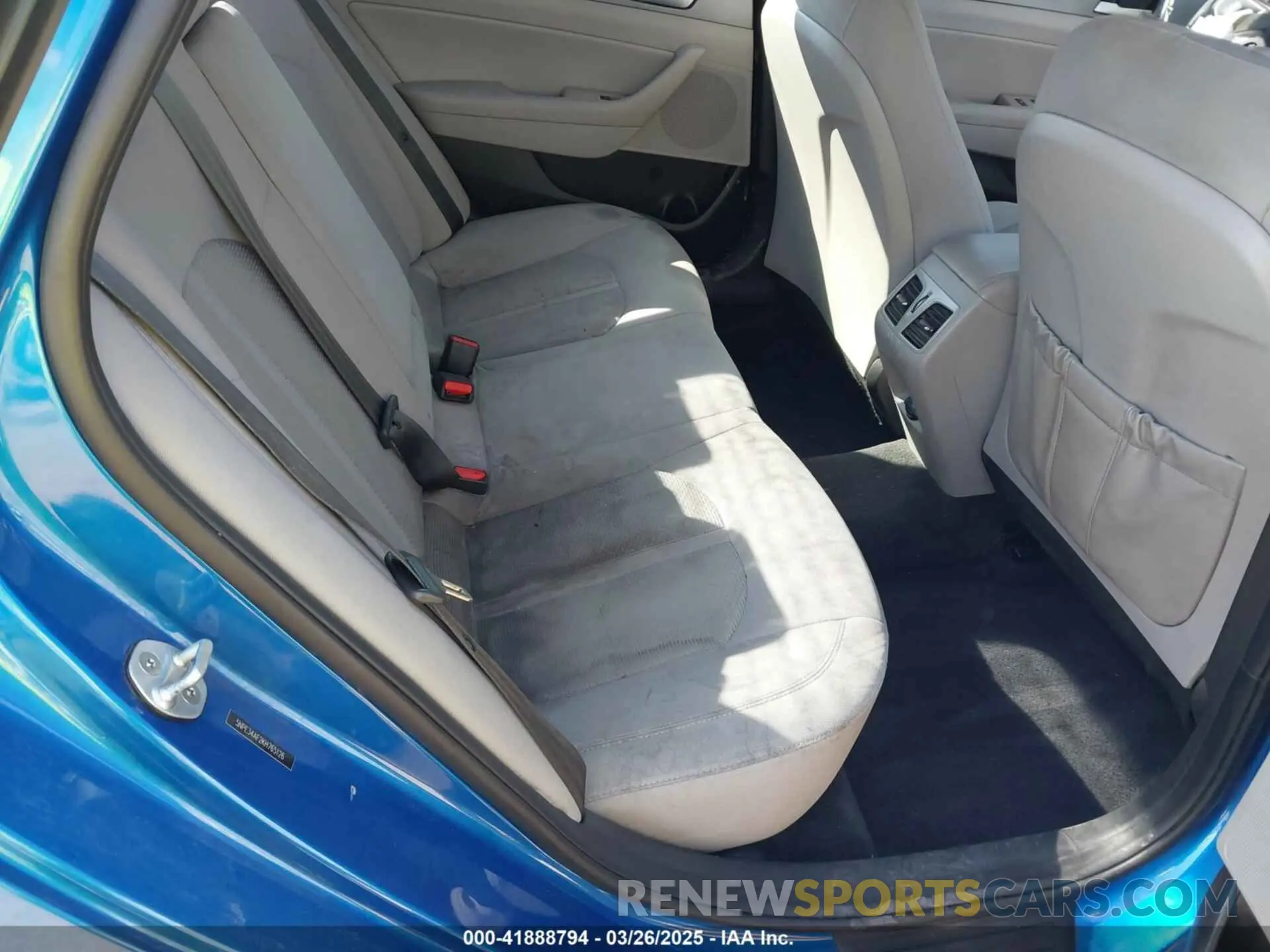 8 Photograph of a damaged car 5NPE34AF2KH765126 HYUNDAI SONATA 2019