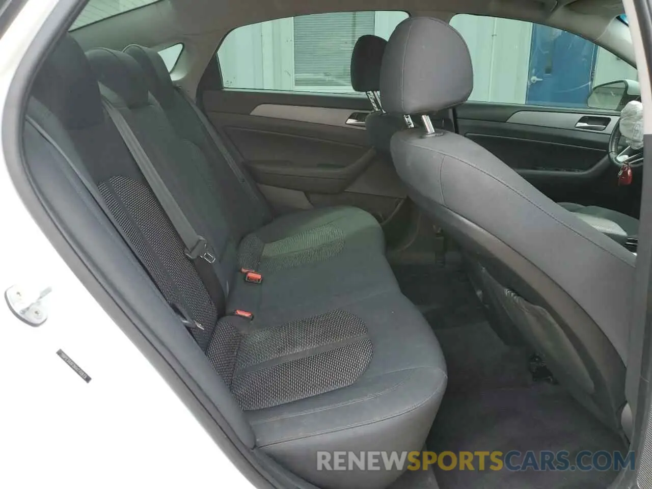 10 Photograph of a damaged car 5NPE34AF2KH770973 HYUNDAI SONATA 2019