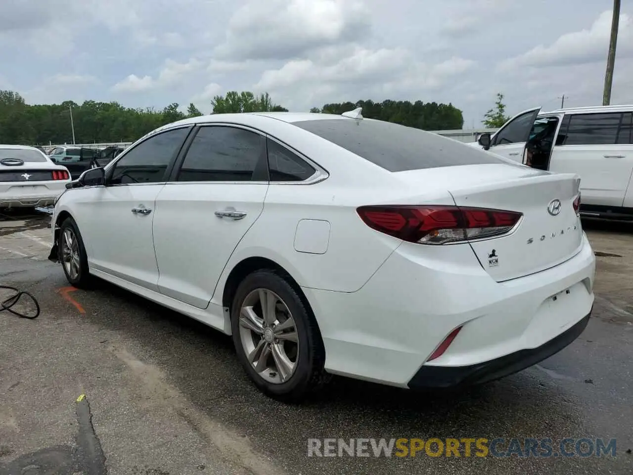 2 Photograph of a damaged car 5NPE34AF2KH770973 HYUNDAI SONATA 2019