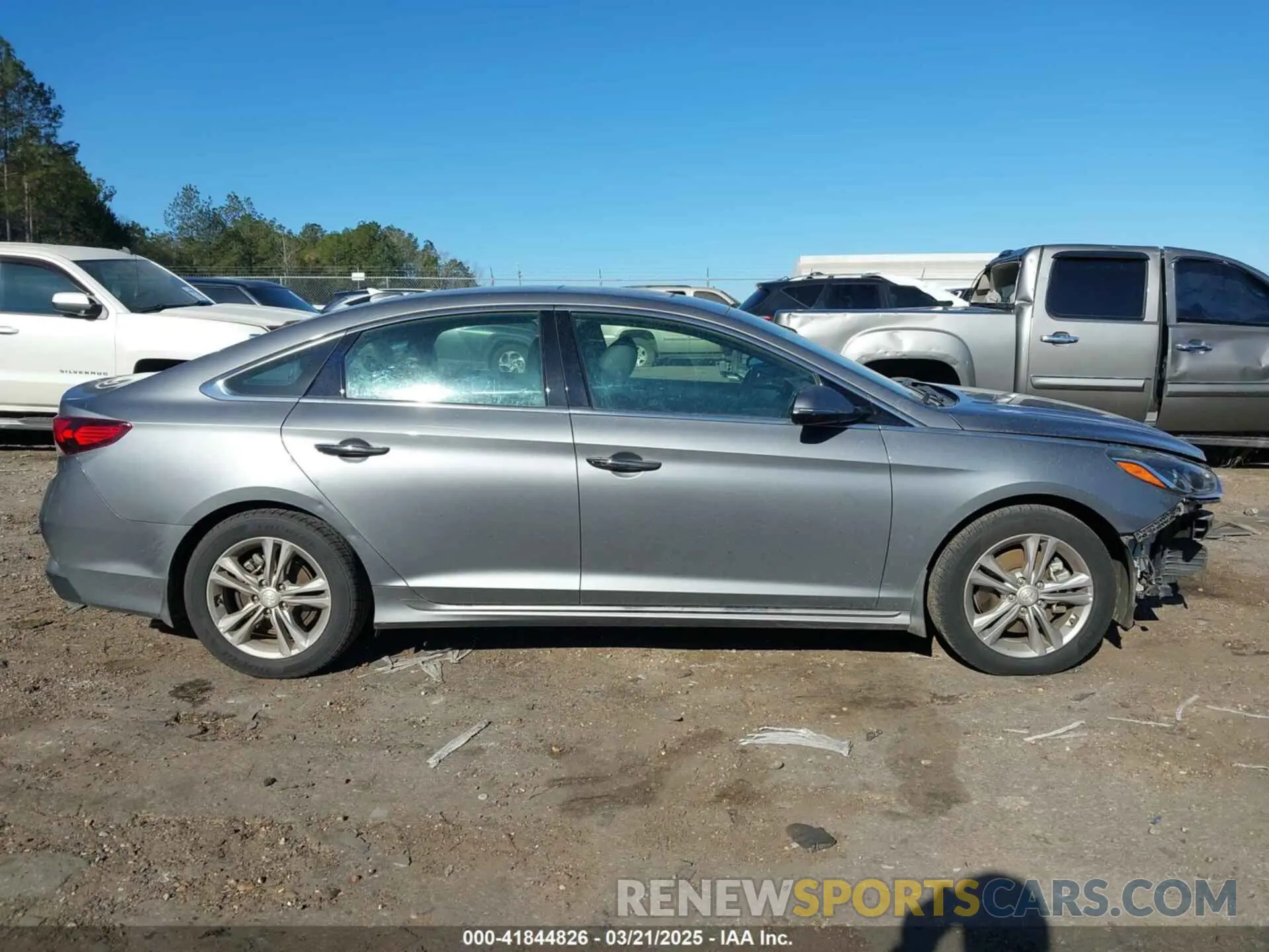14 Photograph of a damaged car 5NPE34AF2KH772044 HYUNDAI SONATA 2019