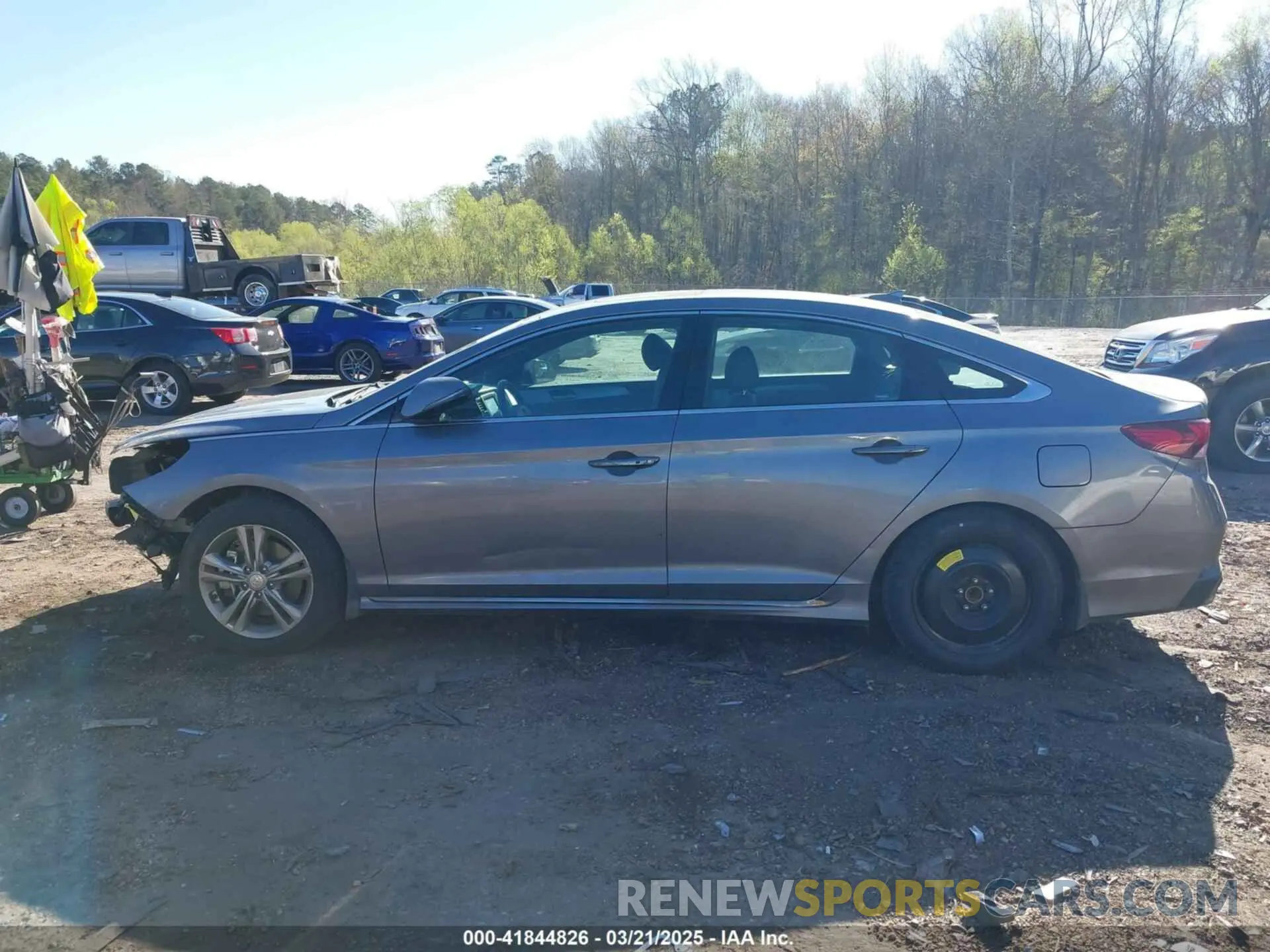 15 Photograph of a damaged car 5NPE34AF2KH772044 HYUNDAI SONATA 2019