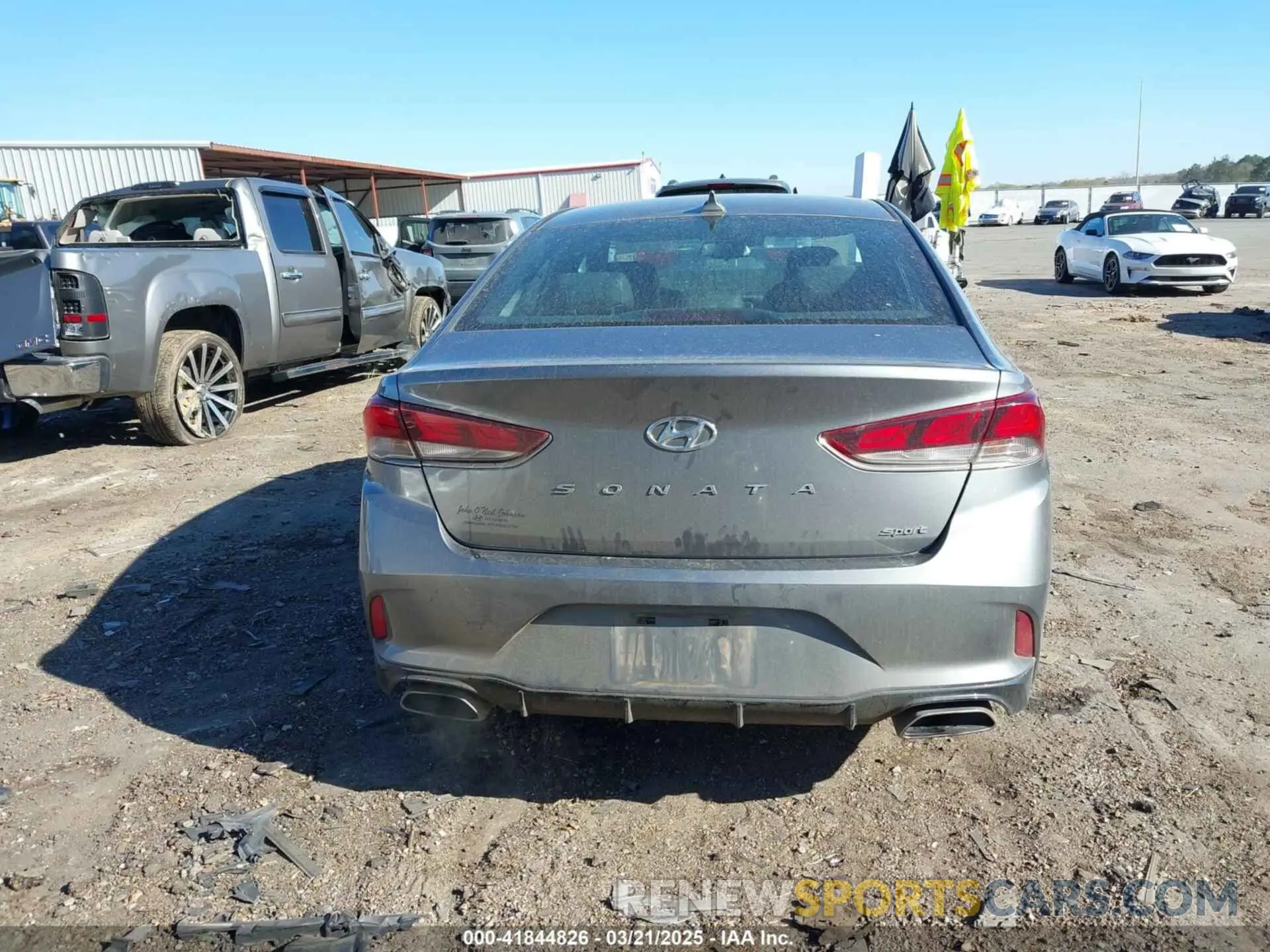 17 Photograph of a damaged car 5NPE34AF2KH772044 HYUNDAI SONATA 2019