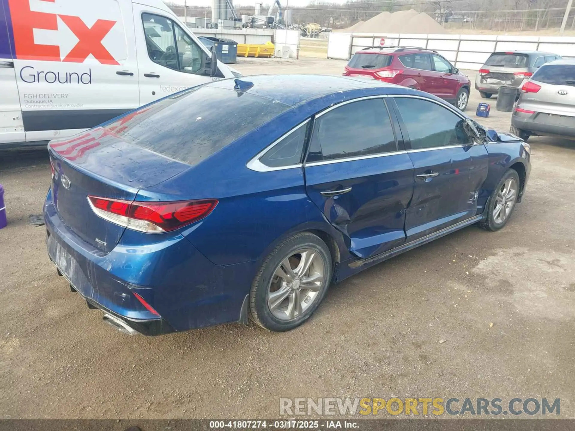 4 Photograph of a damaged car 5NPE34AF2KH772139 HYUNDAI SONATA 2019