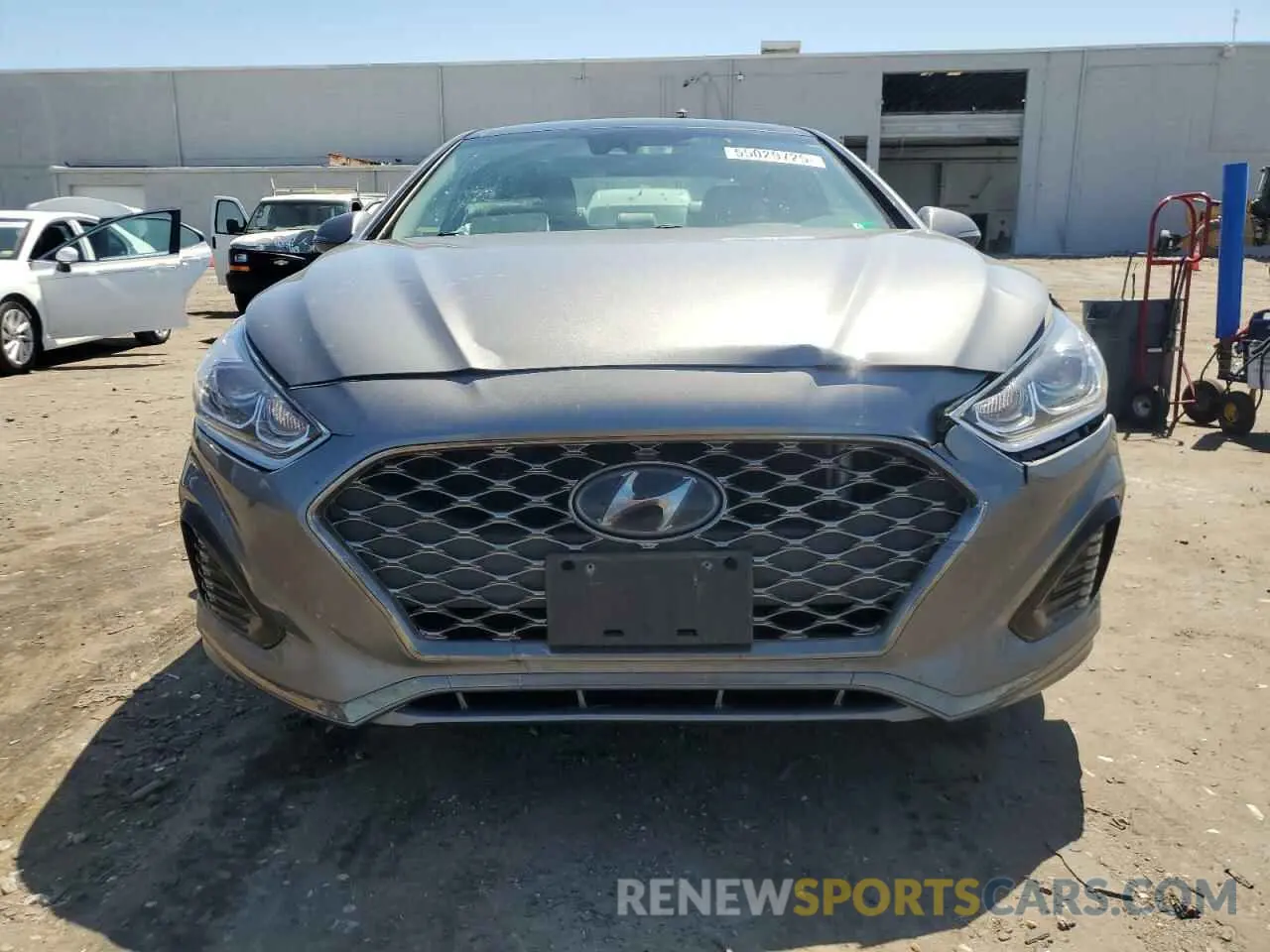 5 Photograph of a damaged car 5NPE34AF2KH775414 HYUNDAI SONATA 2019