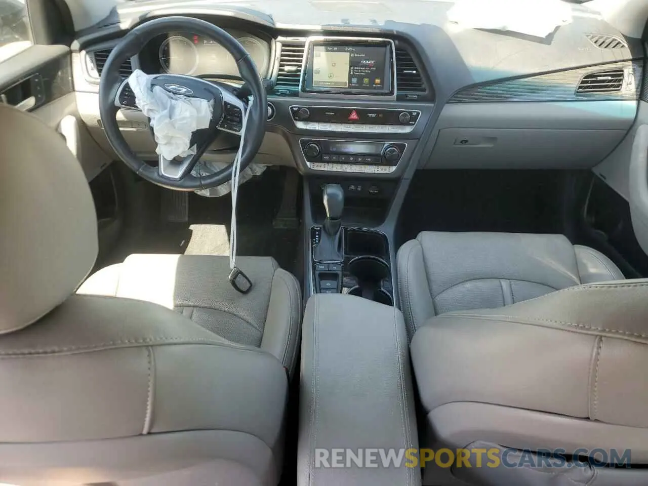 8 Photograph of a damaged car 5NPE34AF2KH775414 HYUNDAI SONATA 2019