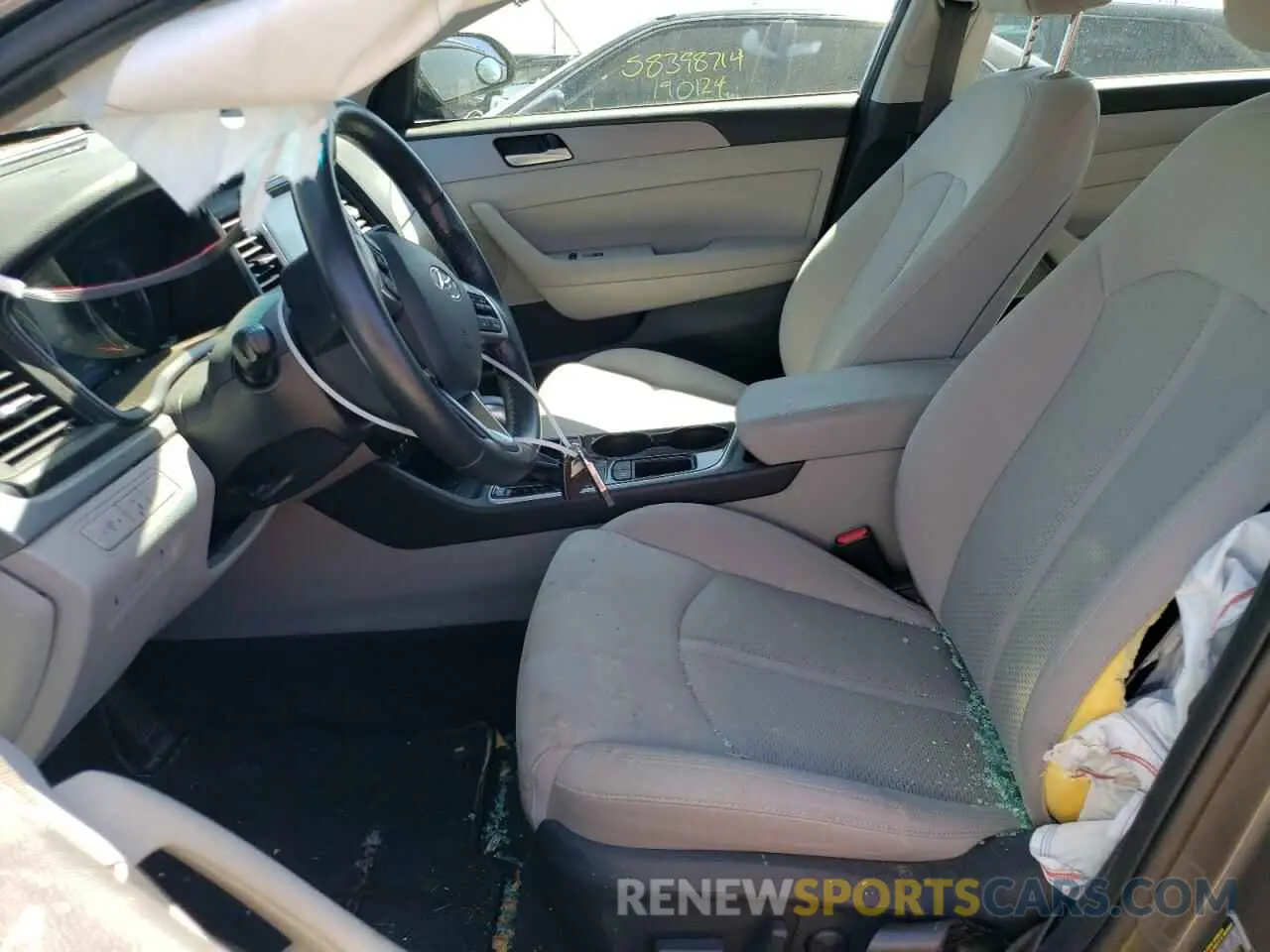 7 Photograph of a damaged car 5NPE34AF2KH786087 HYUNDAI SONATA 2019