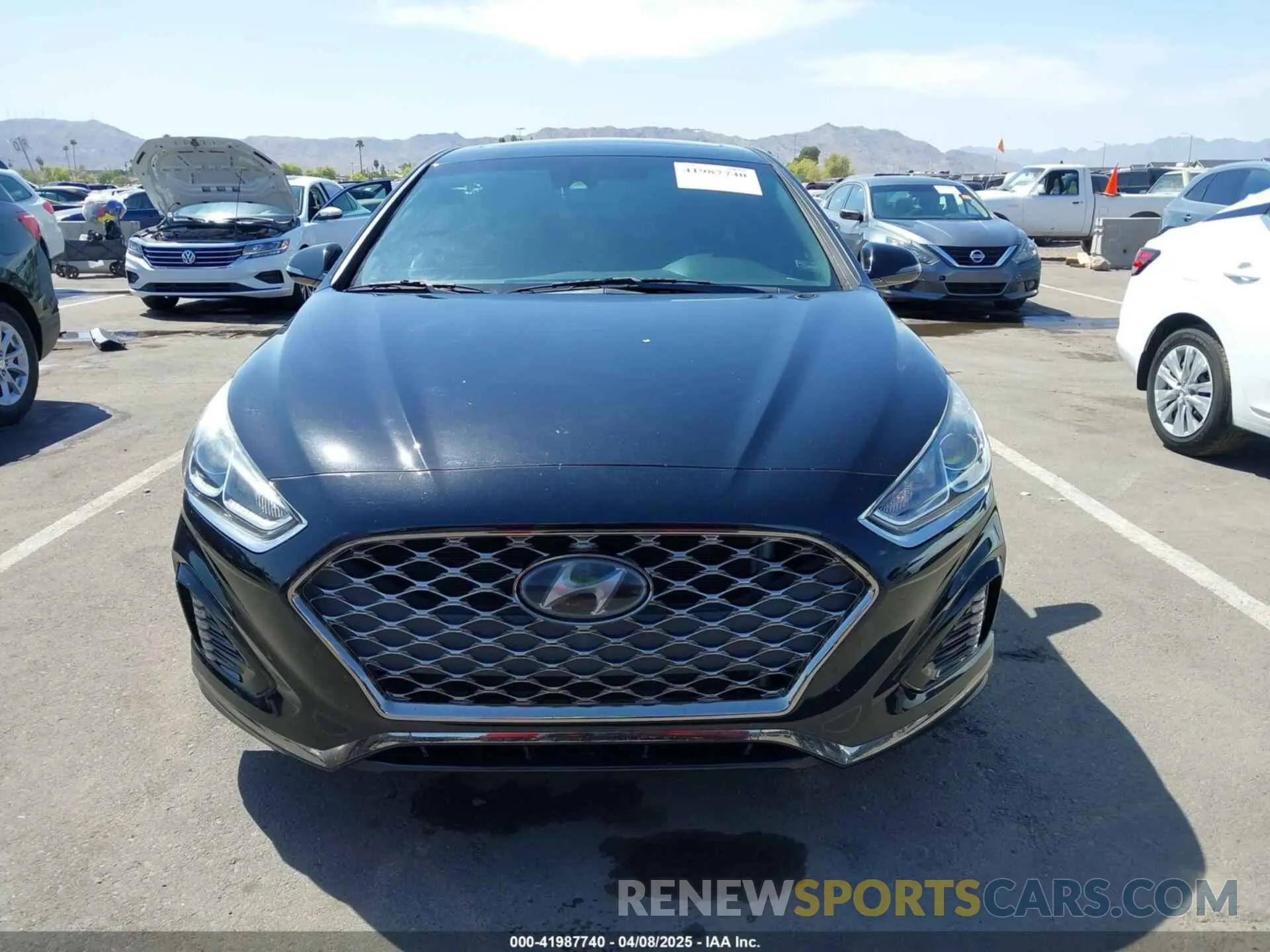 12 Photograph of a damaged car 5NPE34AF2KH792374 HYUNDAI SONATA 2019