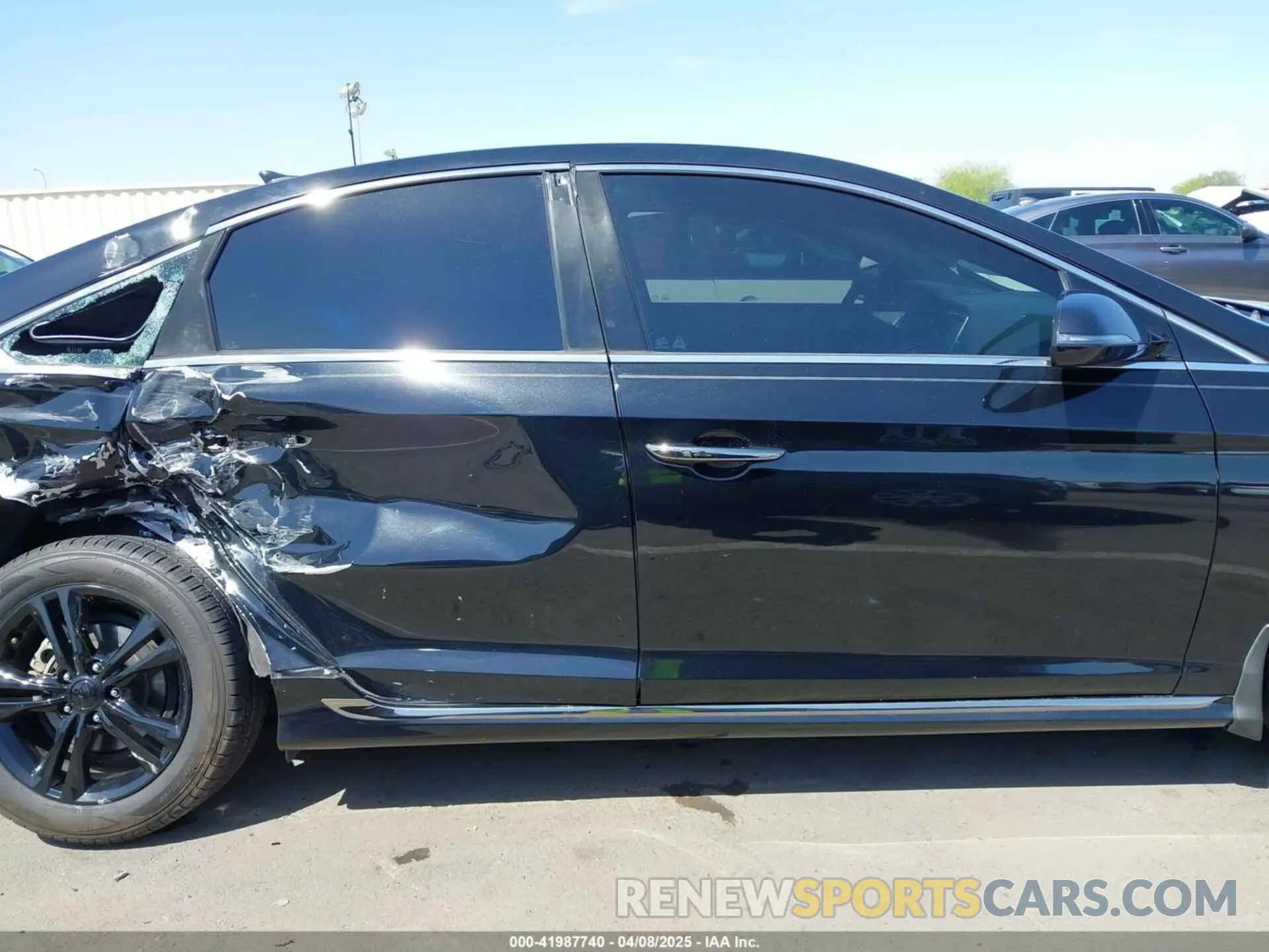 13 Photograph of a damaged car 5NPE34AF2KH792374 HYUNDAI SONATA 2019