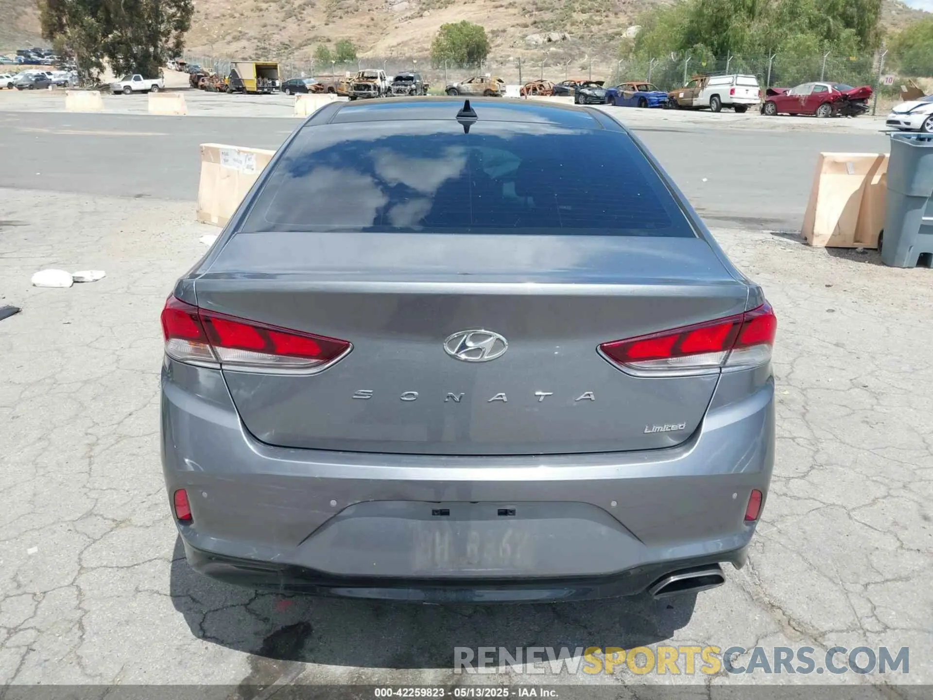 16 Photograph of a damaged car 5NPE34AF2KH796733 HYUNDAI SONATA 2019