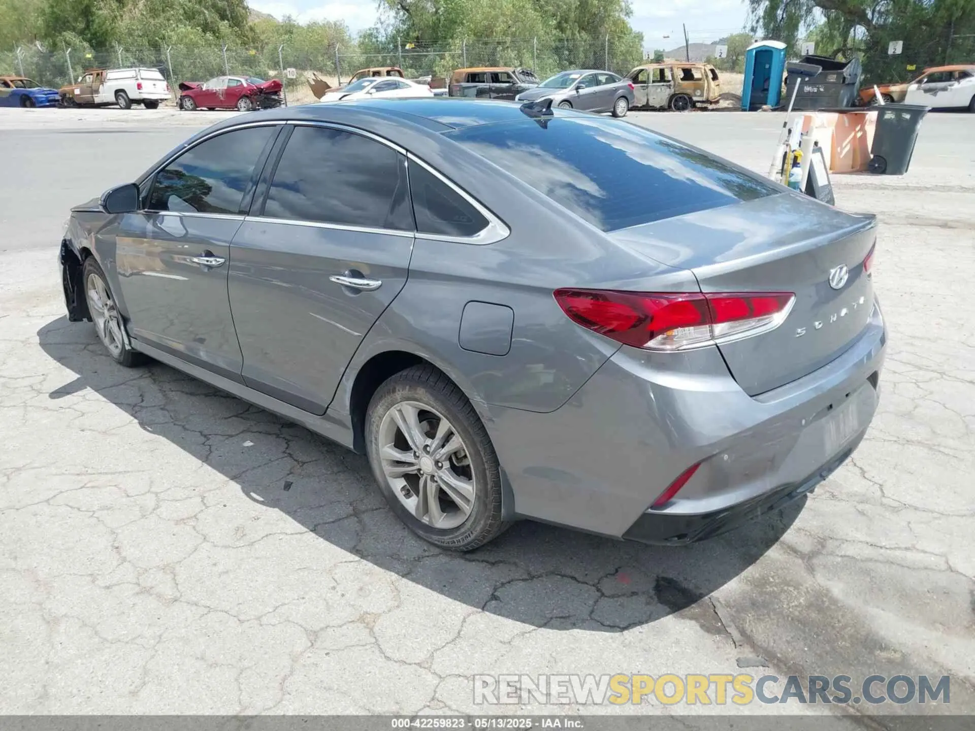 3 Photograph of a damaged car 5NPE34AF2KH796733 HYUNDAI SONATA 2019