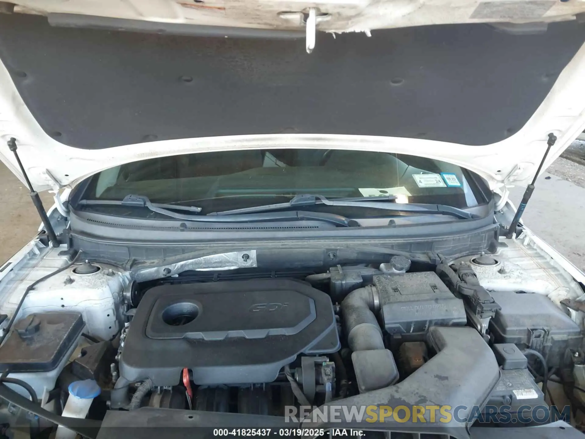10 Photograph of a damaged car 5NPE34AF2KH806872 HYUNDAI SONATA 2019