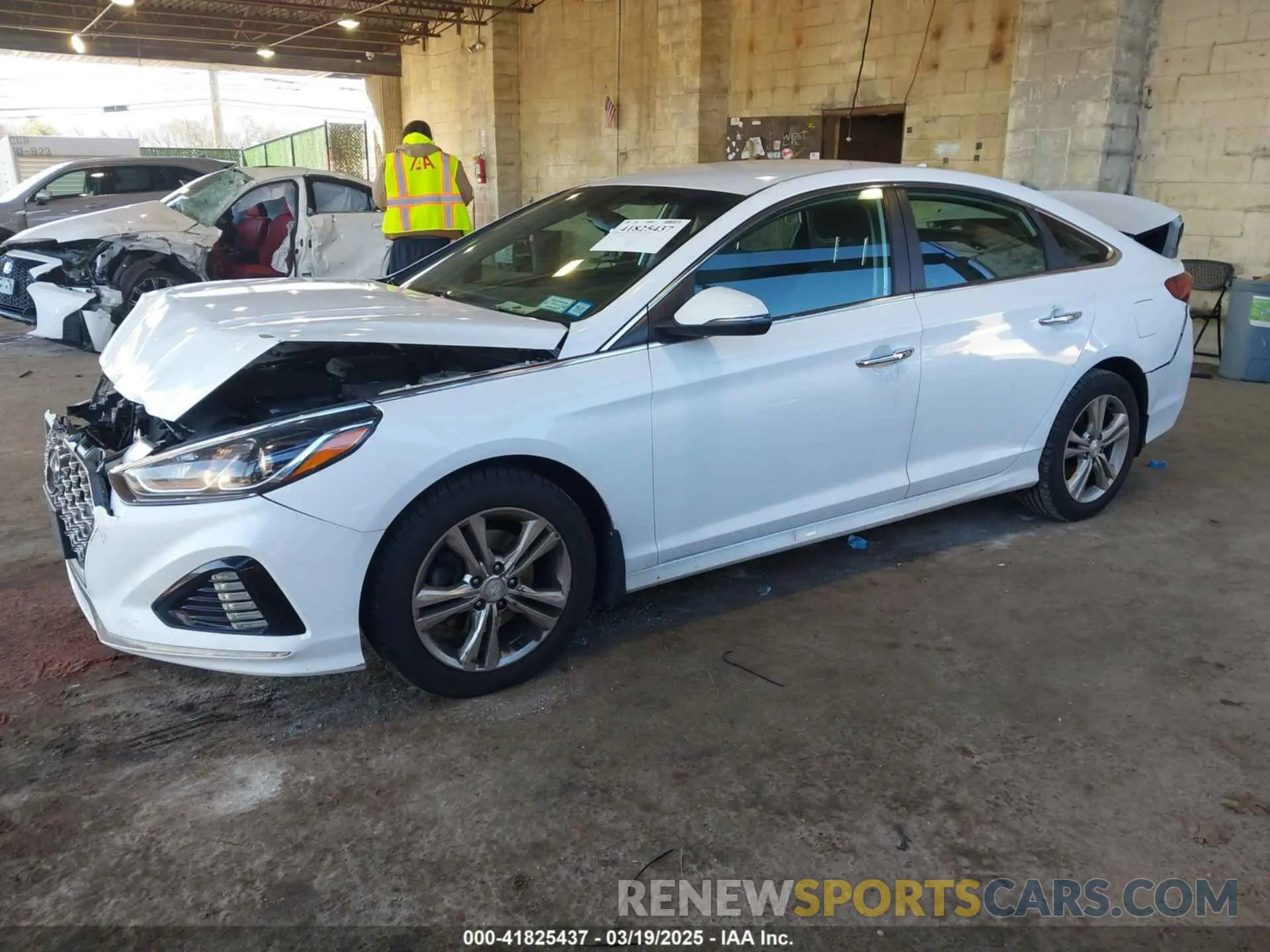2 Photograph of a damaged car 5NPE34AF2KH806872 HYUNDAI SONATA 2019