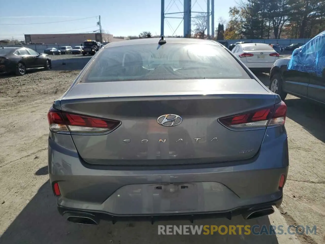 6 Photograph of a damaged car 5NPE34AF2KH811165 HYUNDAI SONATA 2019