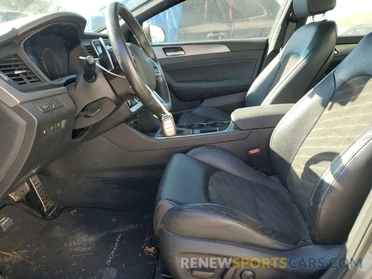 7 Photograph of a damaged car 5NPE34AF2KH811165 HYUNDAI SONATA 2019