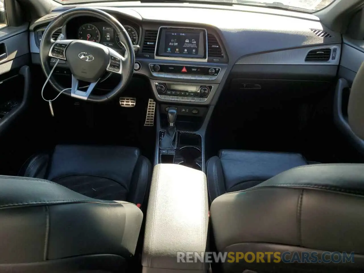 8 Photograph of a damaged car 5NPE34AF2KH811165 HYUNDAI SONATA 2019
