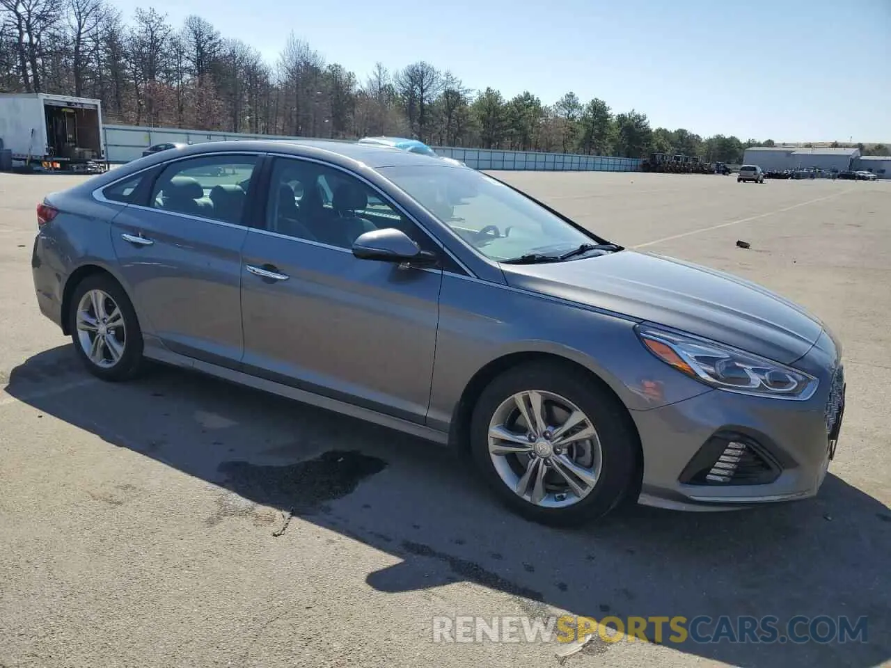 4 Photograph of a damaged car 5NPE34AF2KH812512 HYUNDAI SONATA 2019