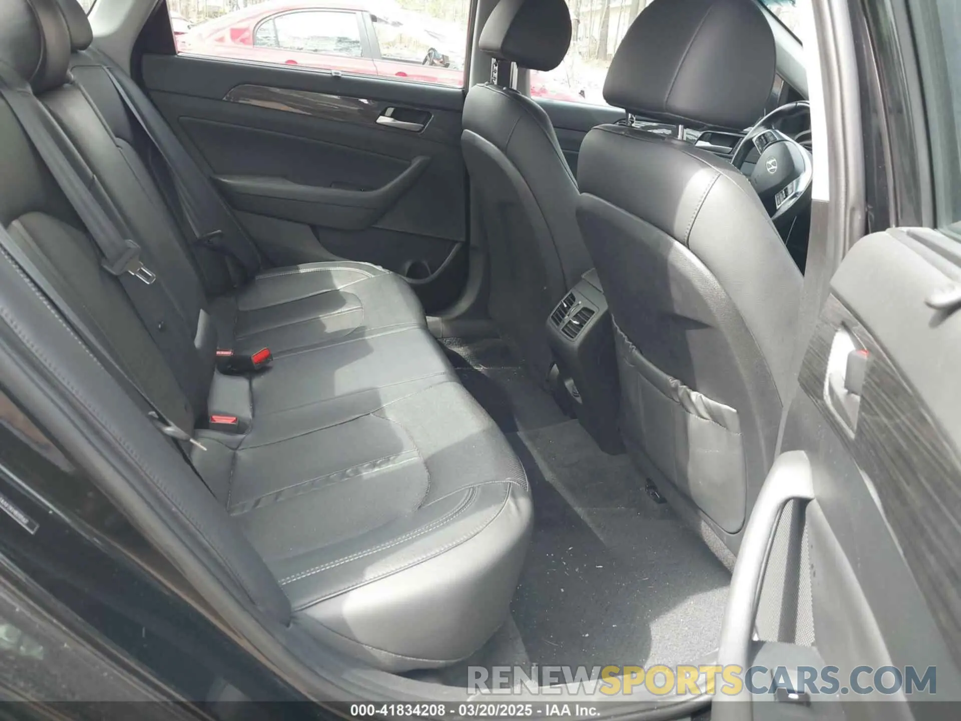 8 Photograph of a damaged car 5NPE34AF2KH820562 HYUNDAI SONATA 2019