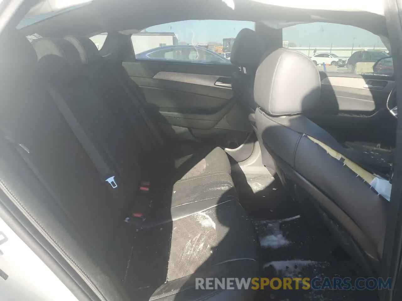 10 Photograph of a damaged car 5NPE34AF3KH738243 HYUNDAI SONATA 2019