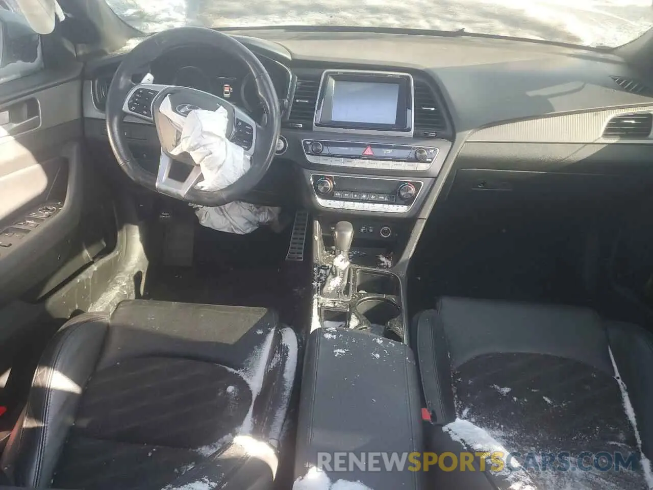 8 Photograph of a damaged car 5NPE34AF3KH738243 HYUNDAI SONATA 2019