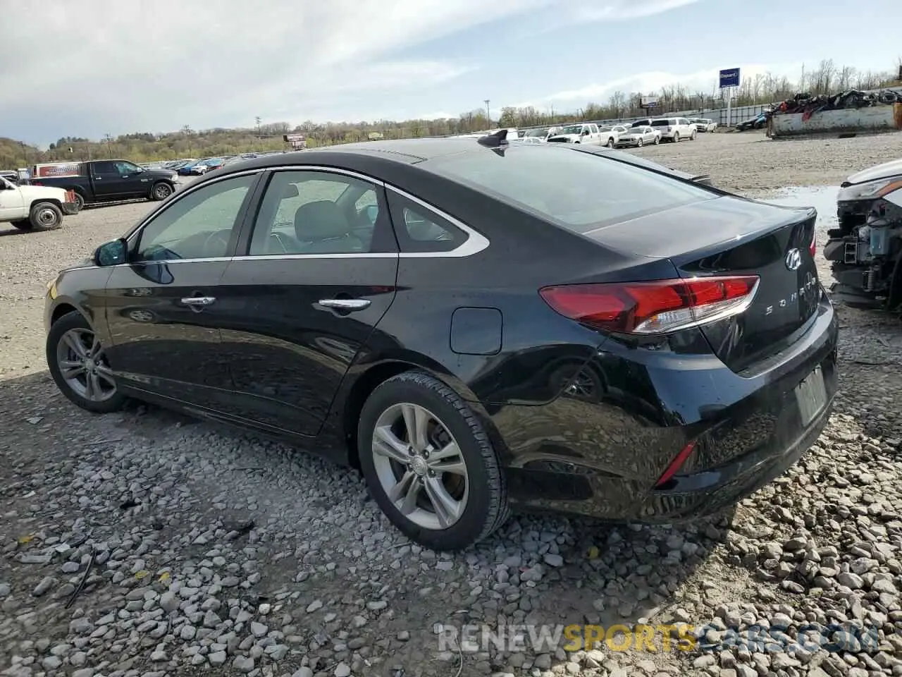 2 Photograph of a damaged car 5NPE34AF3KH753101 HYUNDAI SONATA 2019
