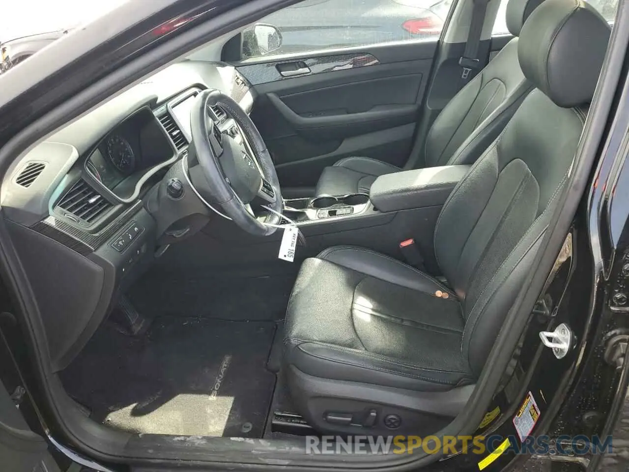 7 Photograph of a damaged car 5NPE34AF3KH753101 HYUNDAI SONATA 2019