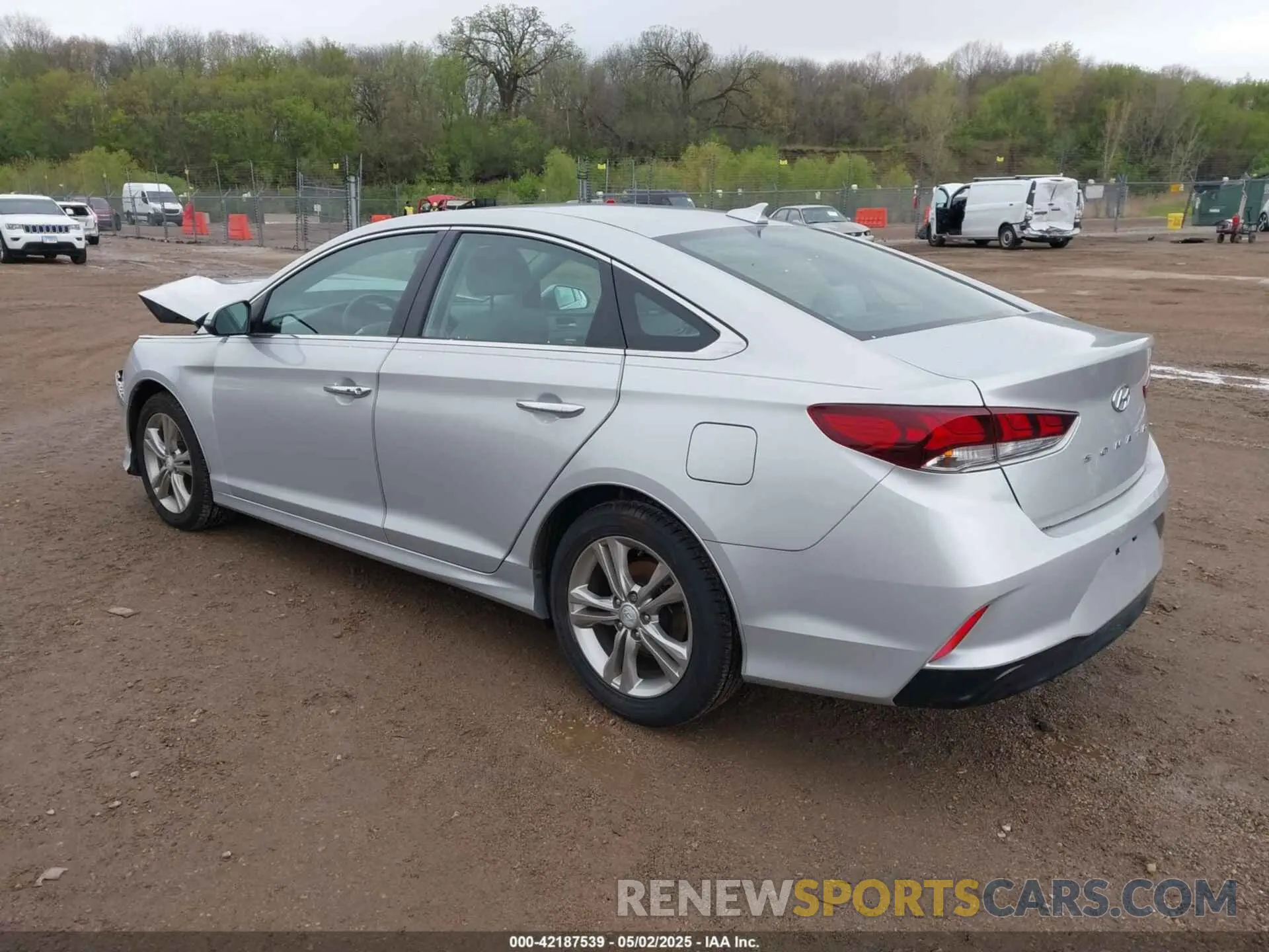3 Photograph of a damaged car 5NPE34AF3KH753809 HYUNDAI SONATA 2019