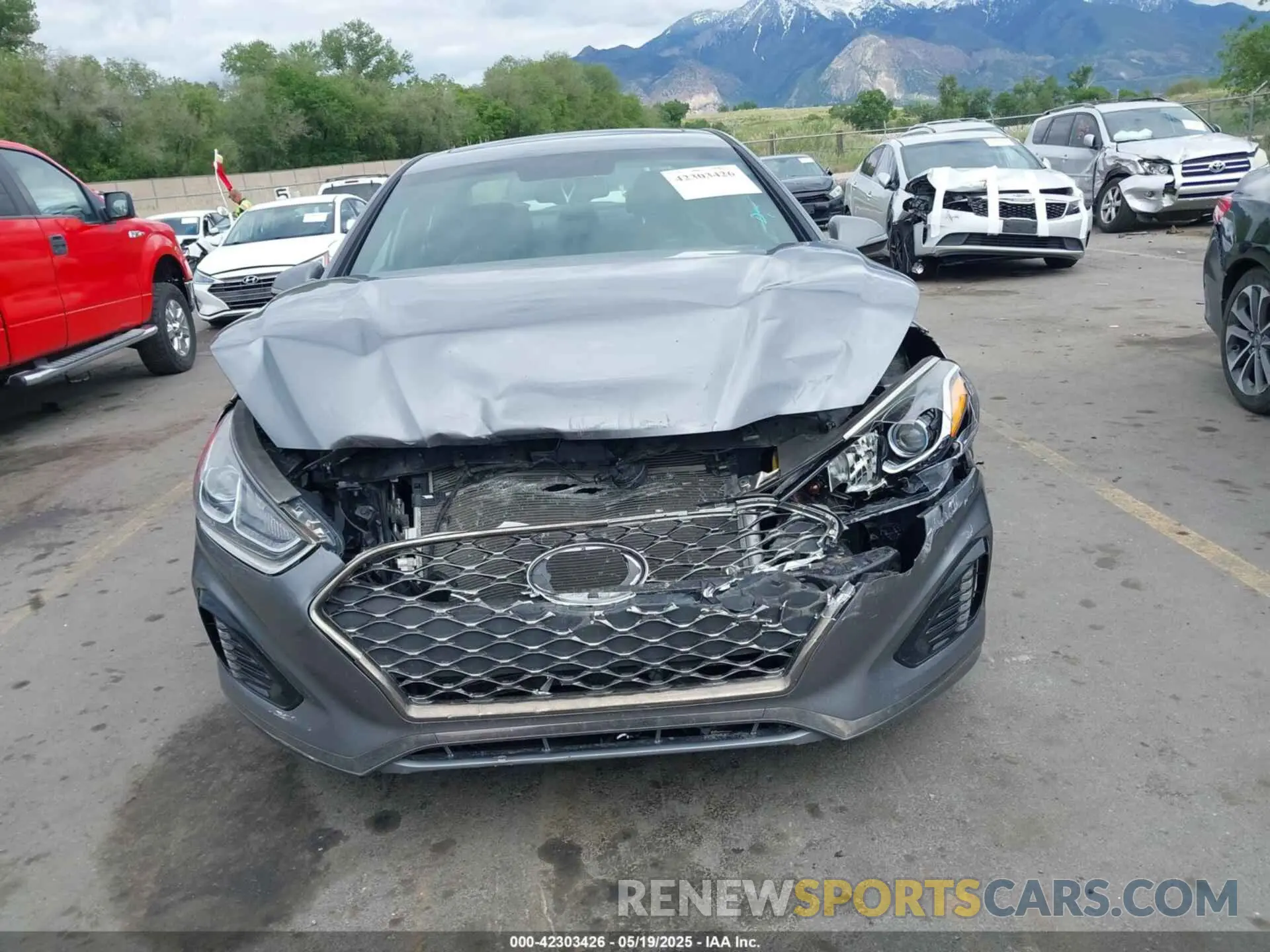 12 Photograph of a damaged car 5NPE34AF3KH758220 HYUNDAI SONATA 2019