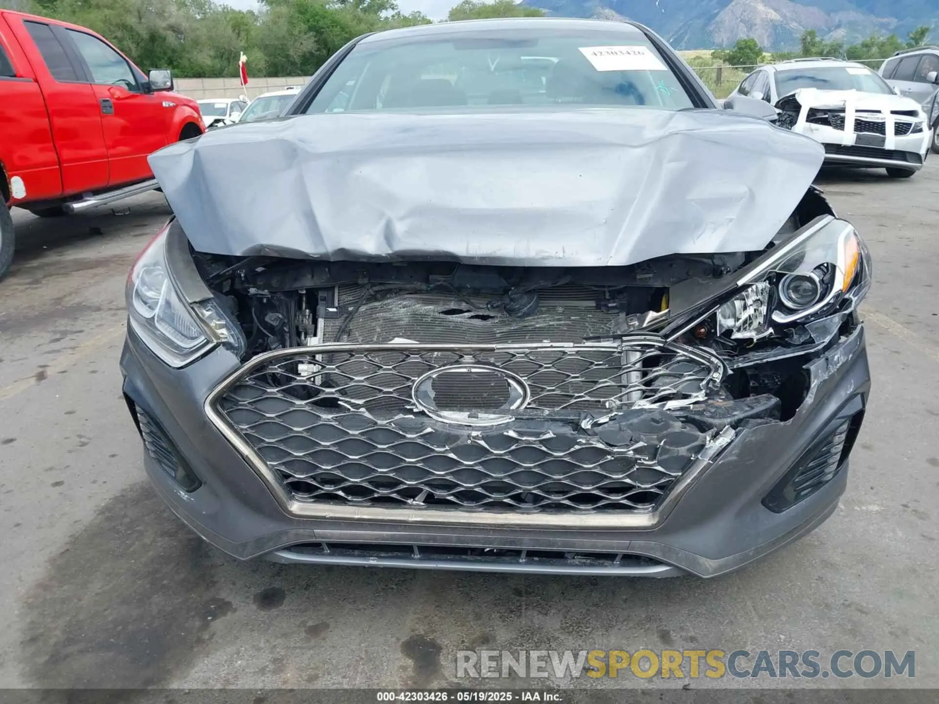 6 Photograph of a damaged car 5NPE34AF3KH758220 HYUNDAI SONATA 2019