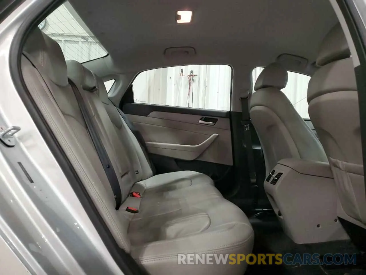 10 Photograph of a damaged car 5NPE34AF3KH788754 HYUNDAI SONATA 2019