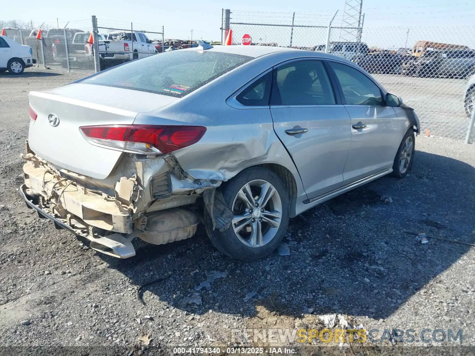 4 Photograph of a damaged car 5NPE34AF3KH795543 HYUNDAI SONATA 2019