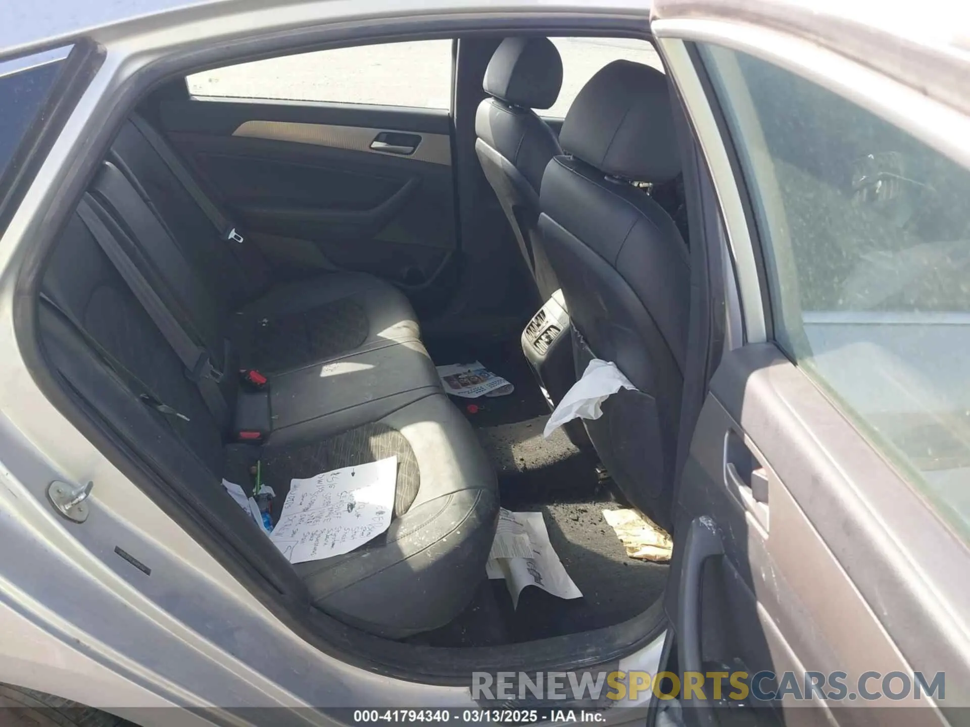 8 Photograph of a damaged car 5NPE34AF3KH795543 HYUNDAI SONATA 2019