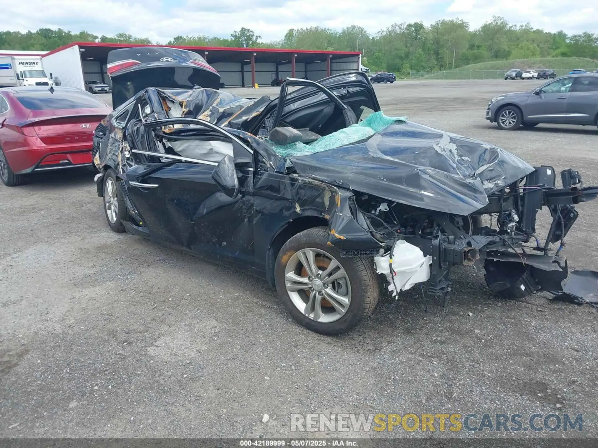 1 Photograph of a damaged car 5NPE34AF3KH803382 HYUNDAI SONATA 2019