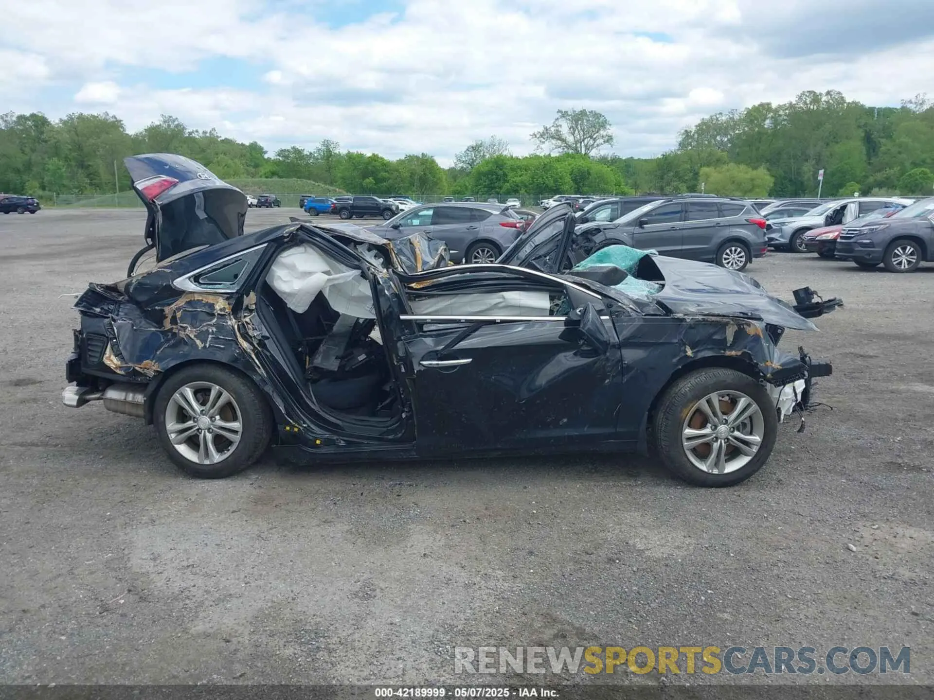 13 Photograph of a damaged car 5NPE34AF3KH803382 HYUNDAI SONATA 2019