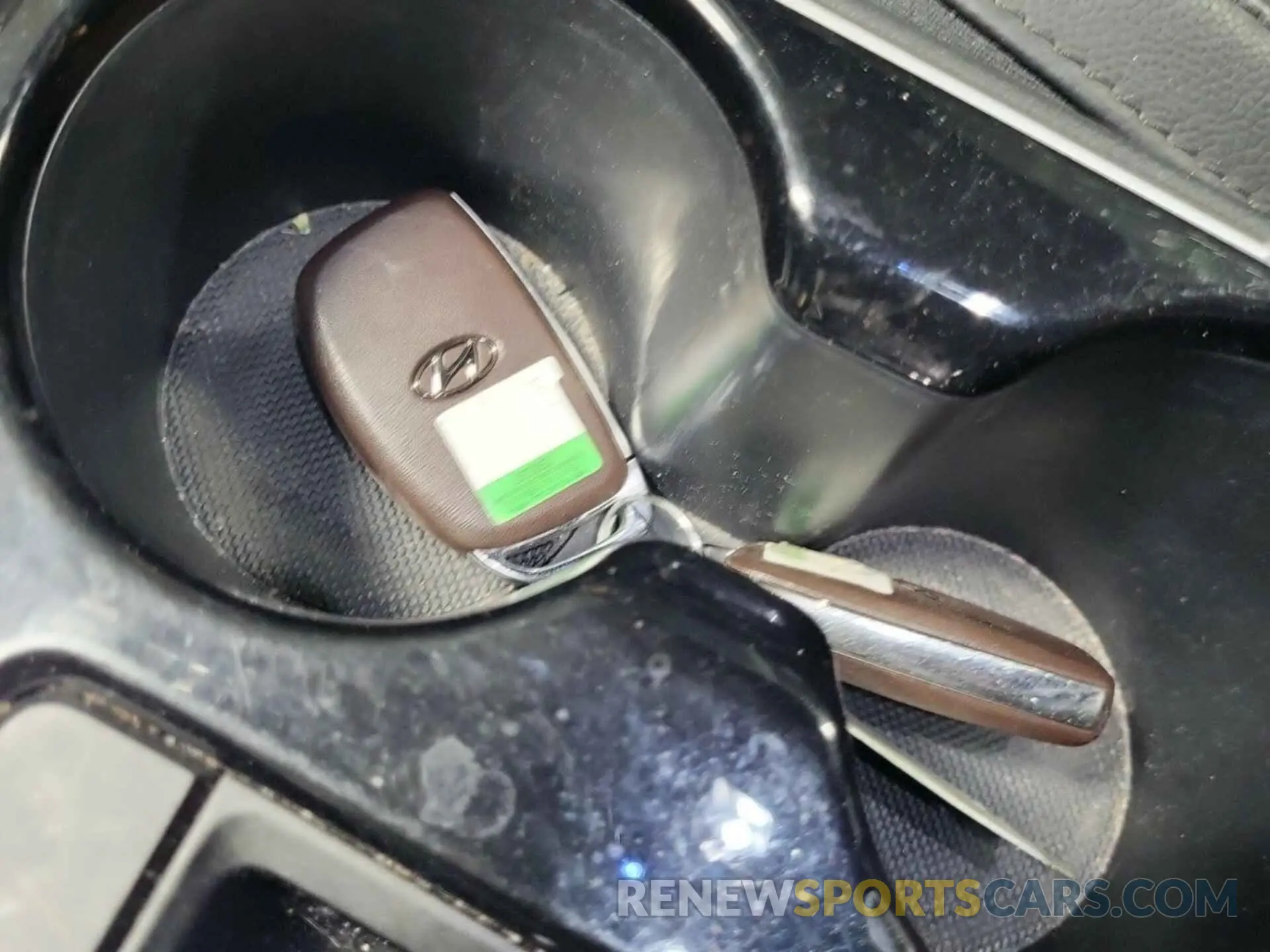 11 Photograph of a damaged car 5NPE34AF3KH808680 HYUNDAI SONATA 2019