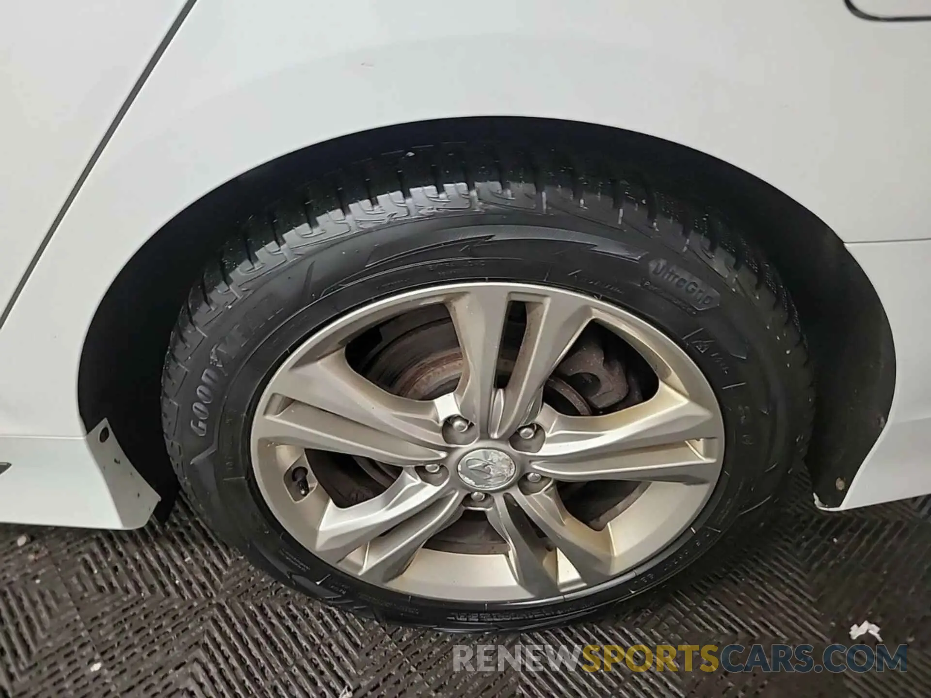 12 Photograph of a damaged car 5NPE34AF3KH808680 HYUNDAI SONATA 2019