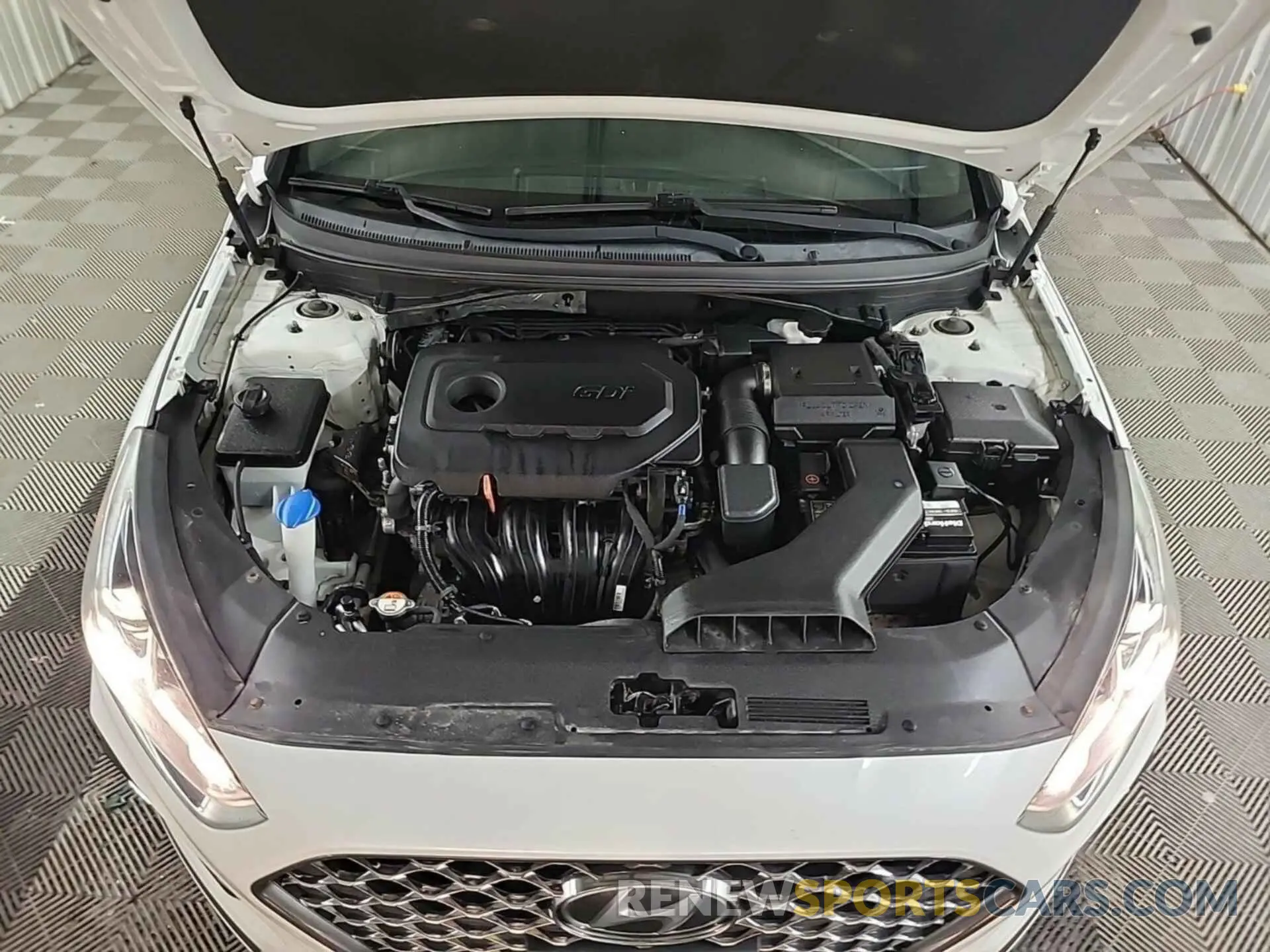 32 Photograph of a damaged car 5NPE34AF3KH808680 HYUNDAI SONATA 2019