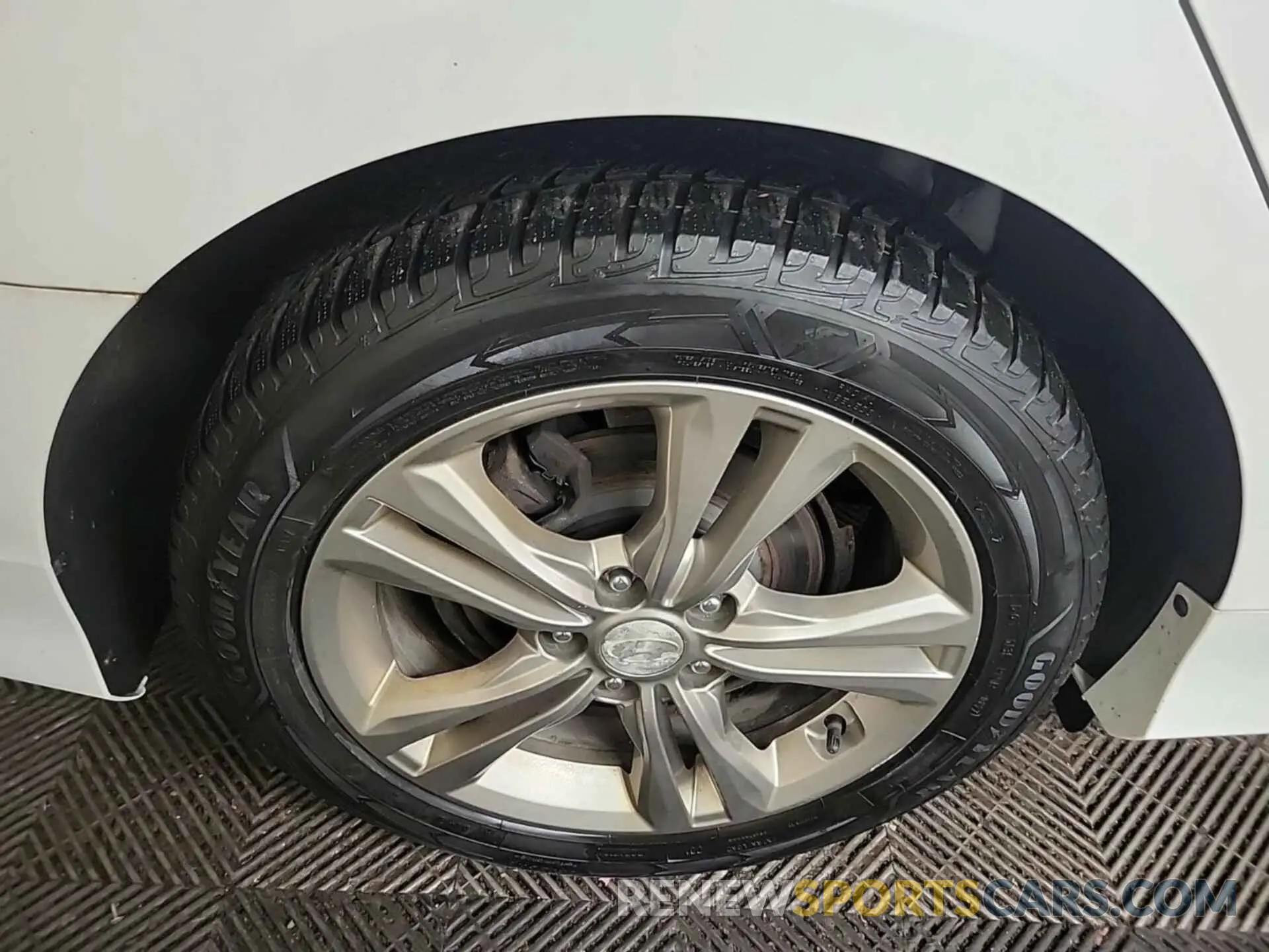 37 Photograph of a damaged car 5NPE34AF3KH808680 HYUNDAI SONATA 2019