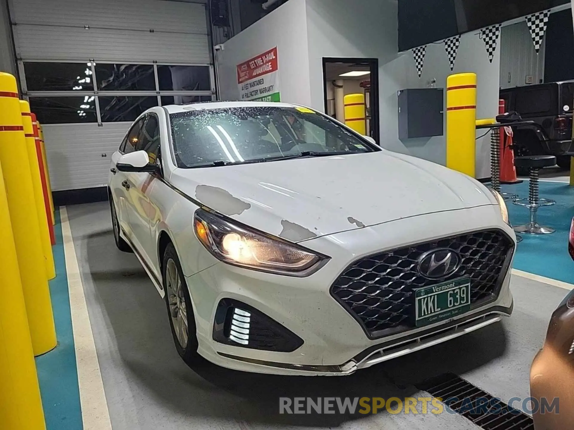 9 Photograph of a damaged car 5NPE34AF3KH808680 HYUNDAI SONATA 2019